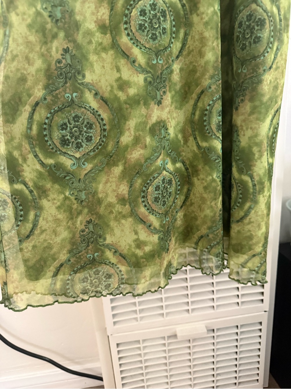 Vintage Halter Midi Dress in Green Pattern - Picture 2 of 4